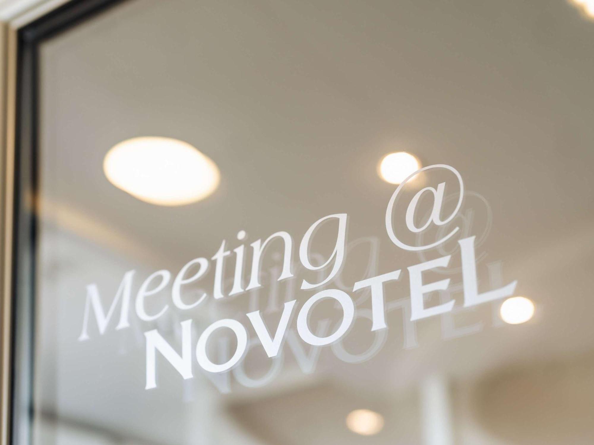 Novotel Мілтон-Кінз Екстер'єр фото