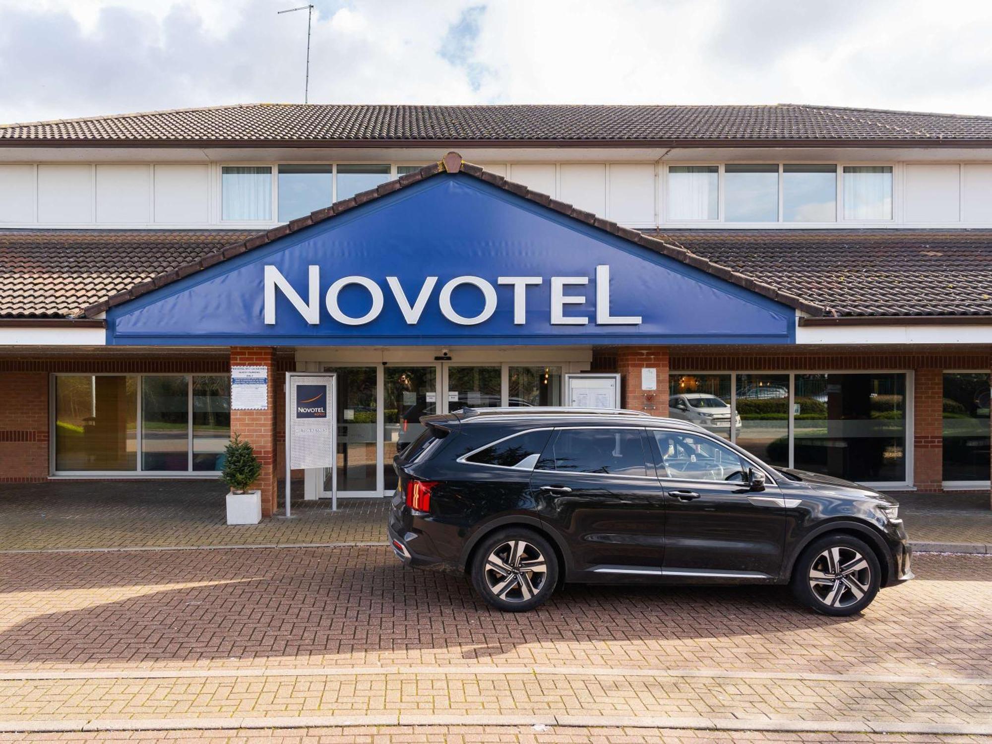 Novotel Мілтон-Кінз Екстер'єр фото