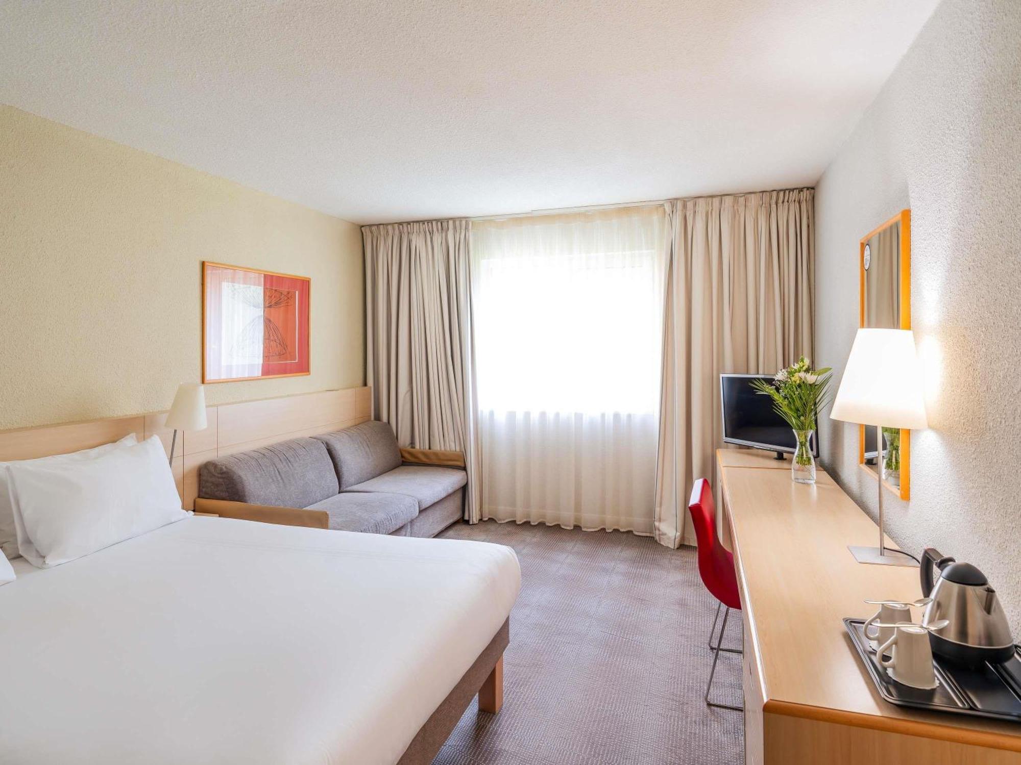Novotel Мілтон-Кінз Екстер'єр фото