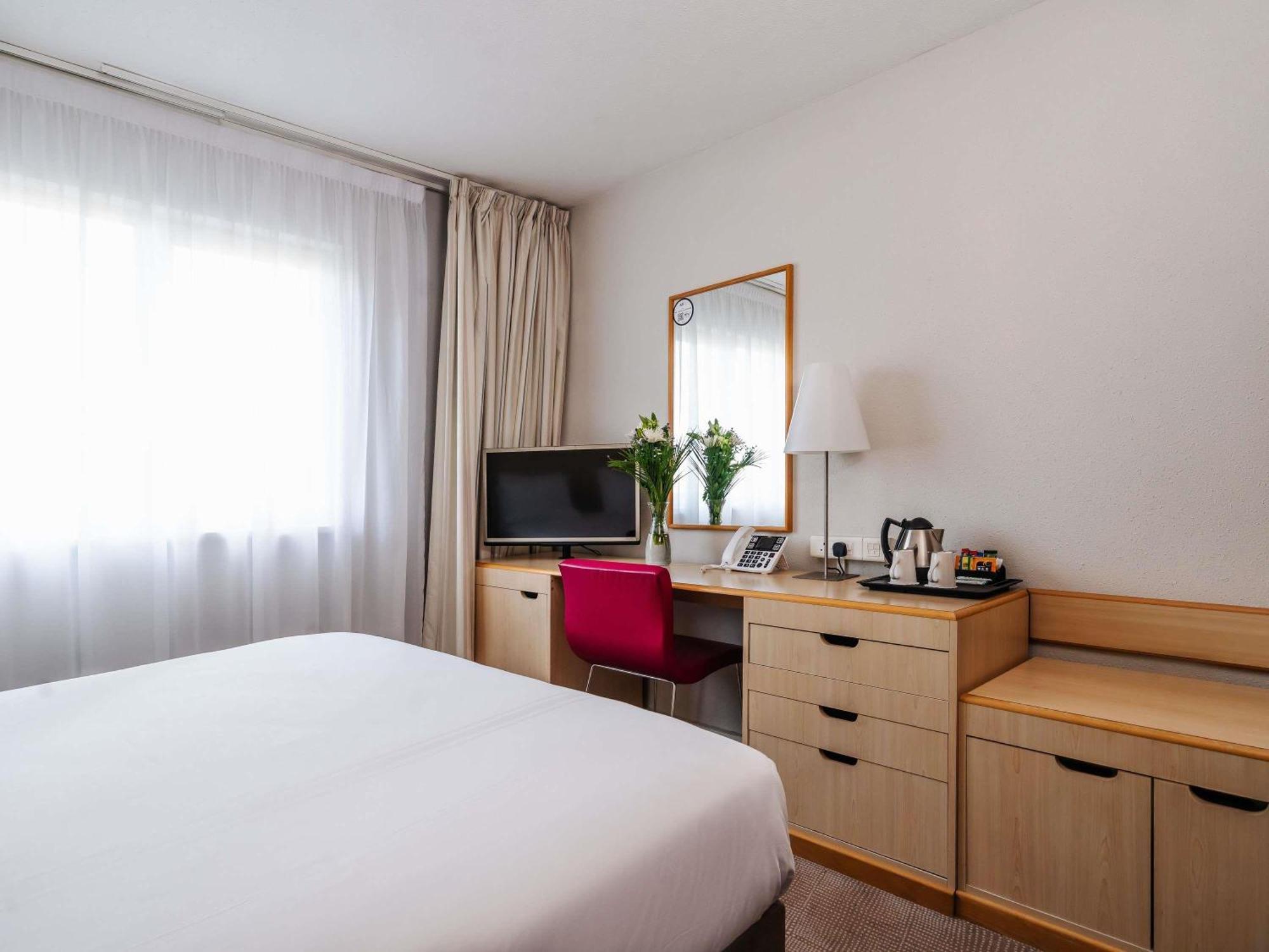Novotel Мілтон-Кінз Екстер'єр фото
